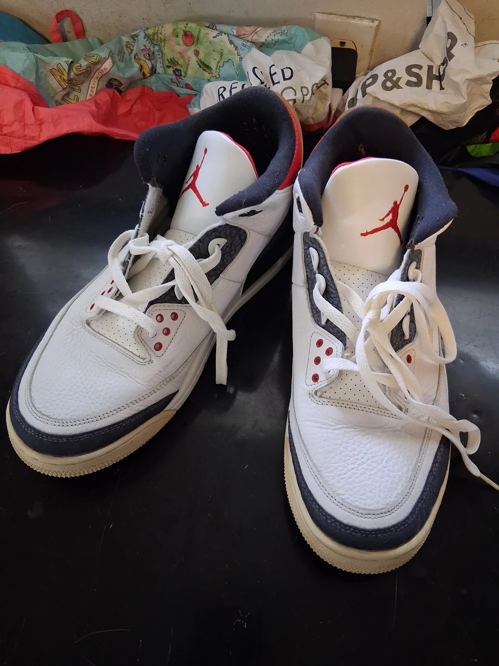 Jordan White Black Red Retro Sneaker